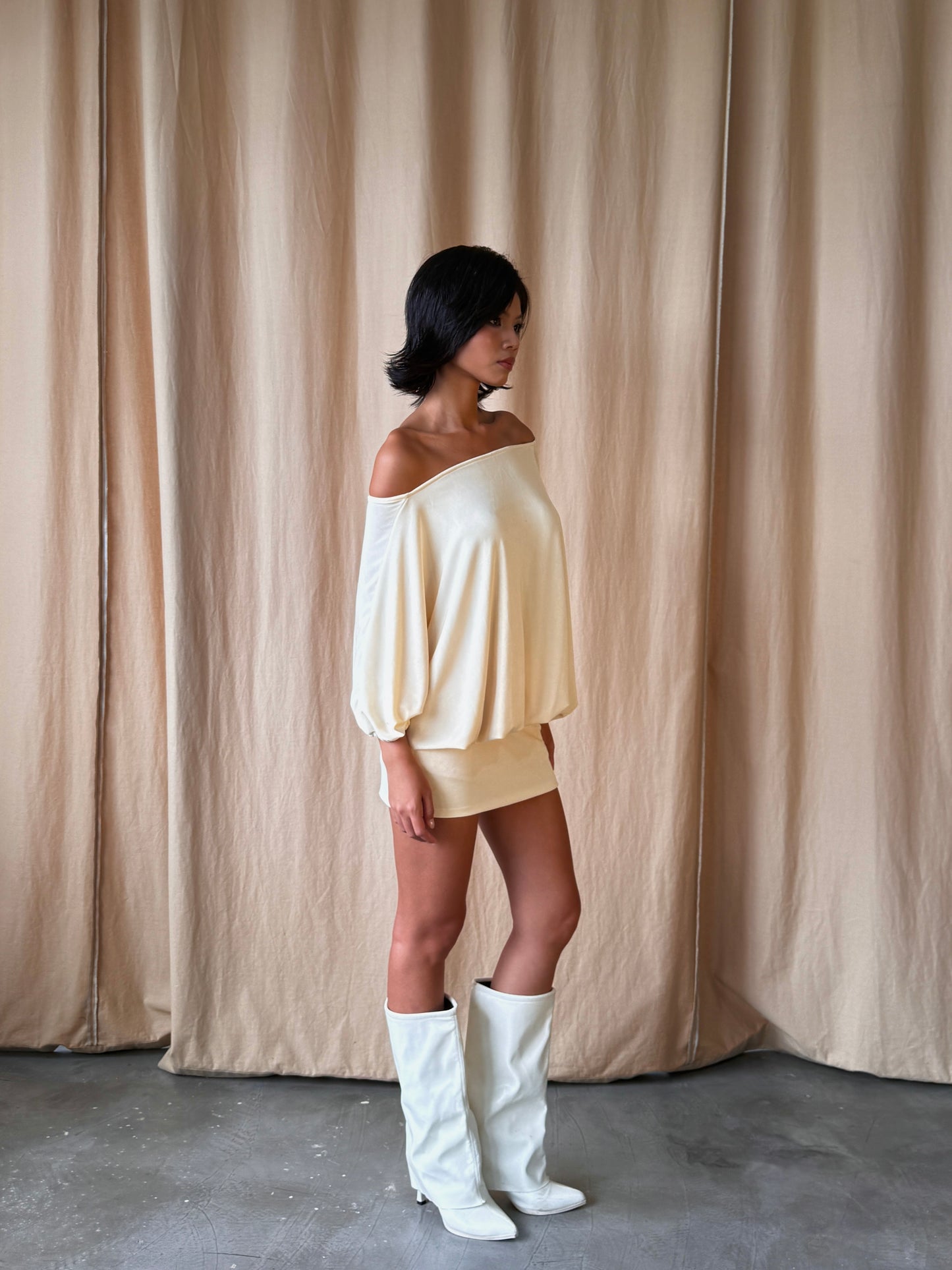 Vivian dress - Backless tie mini (champaign)