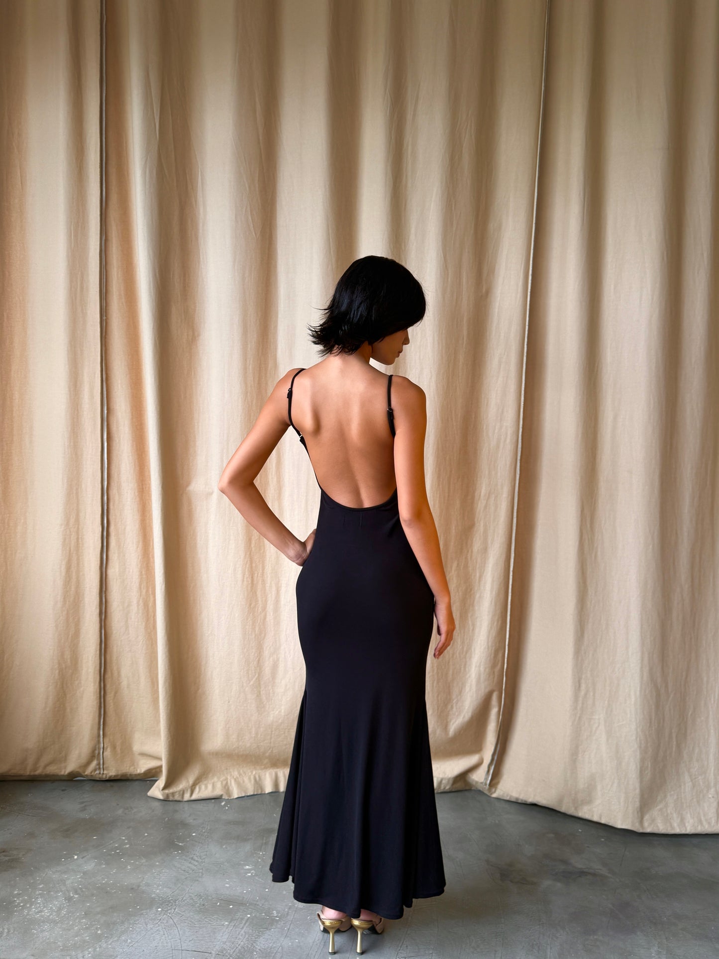 Zenaida dress - Backless body fit dress