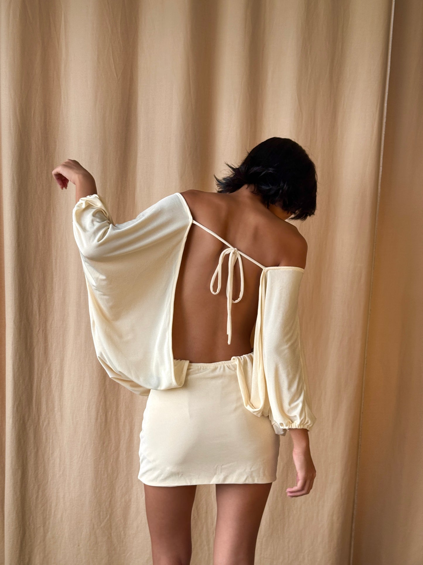 Vivian dress - Backless tie mini (champaign)