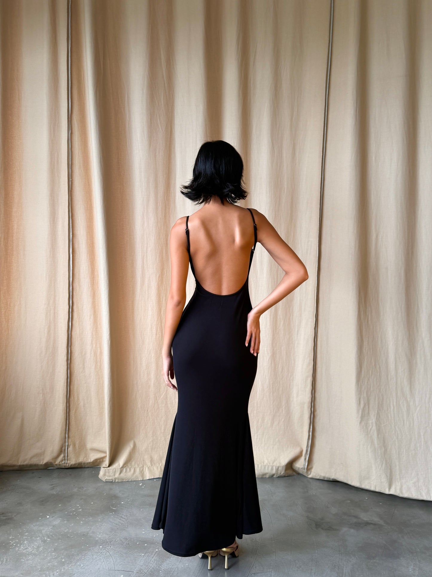 Zenaida dress - Backless body fit dress