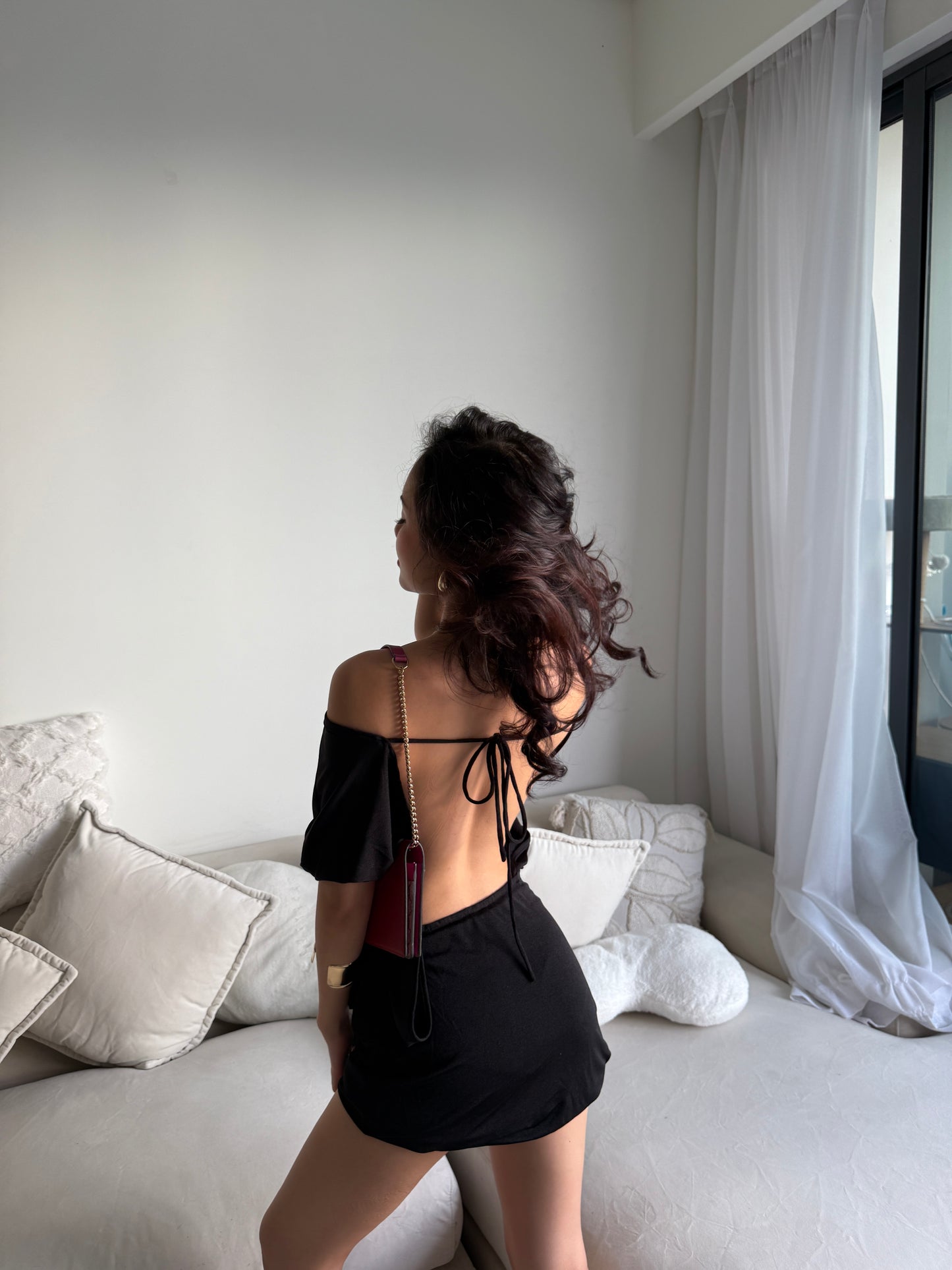 Backless tied dress