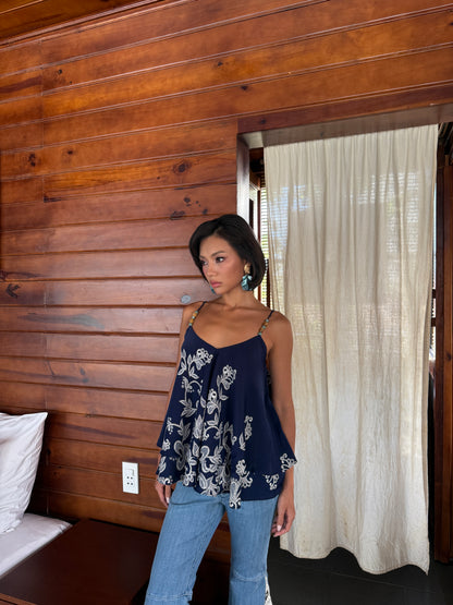 Lotus top