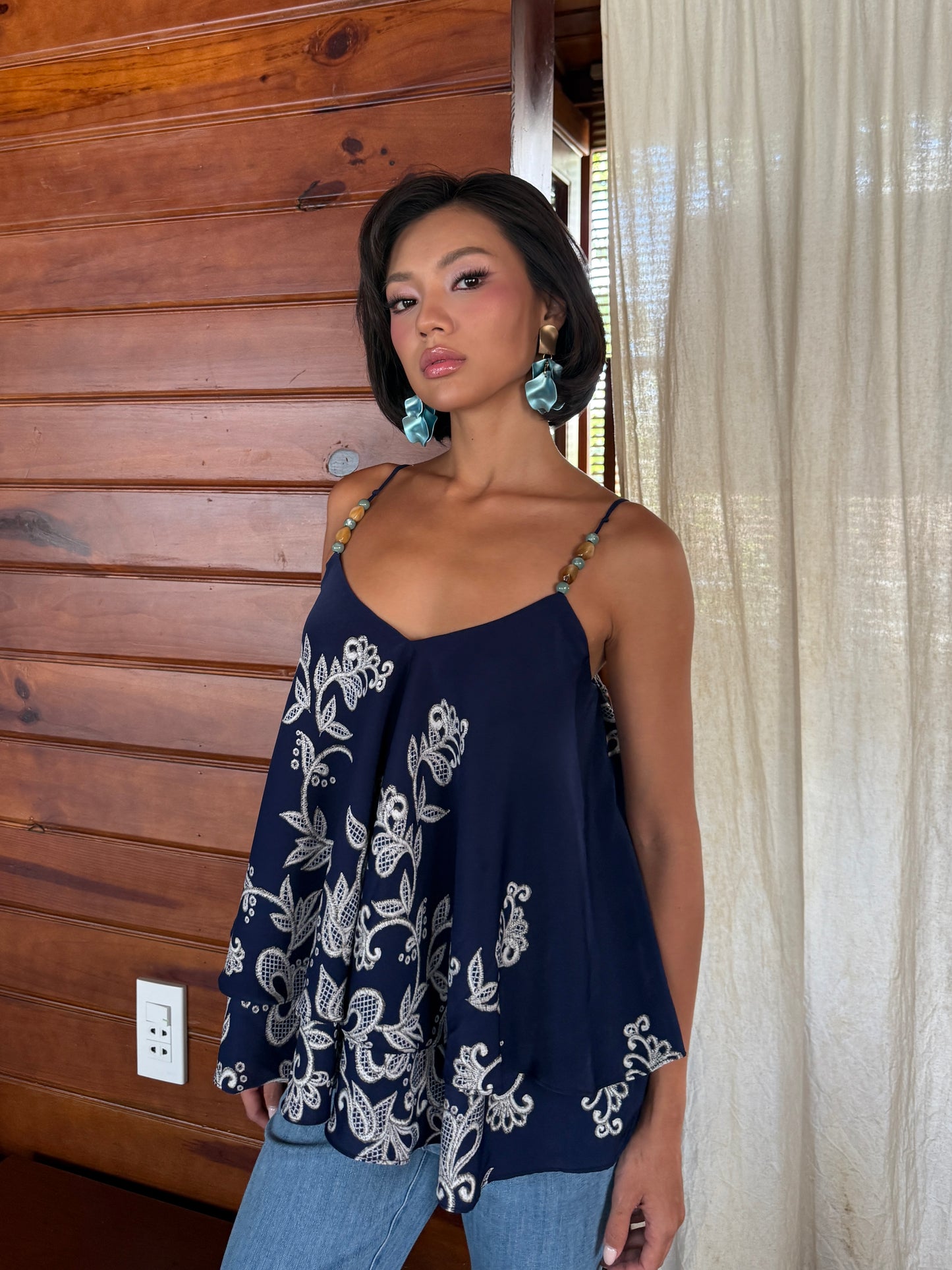 Lotus top