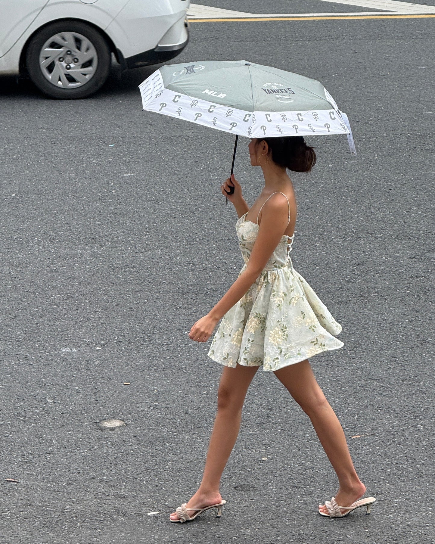 Lily dress - Green flowers print back tie mini